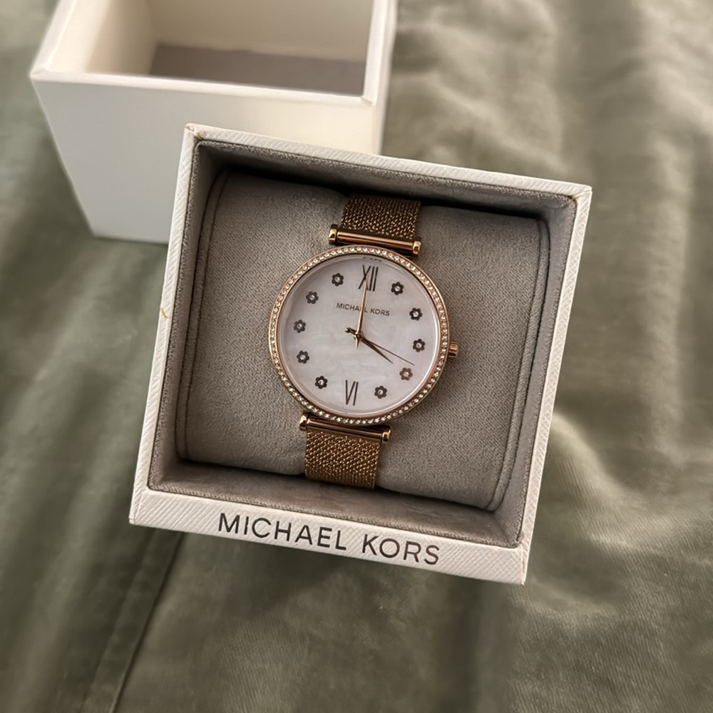 NWOT Michael Kors MK4531 Ladies Maisie Mesh Watch - Picture 5 of 5
